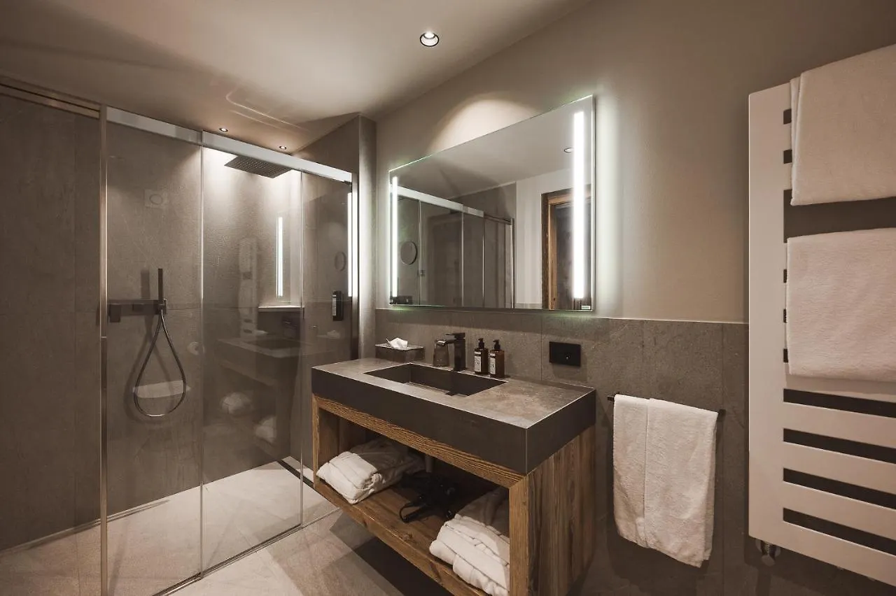 Hotel Alu Mountain Design Bormio 4*,
